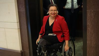 Sen. Tammy Duckworth calls on Sen. Bob Menendez to resign