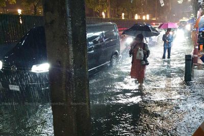 Heavy downpours flood eastern Bangkok