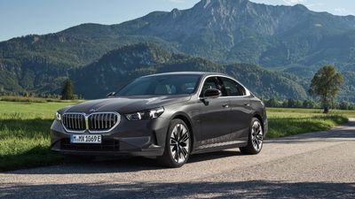 2023 BMW 530e, 550e PHEV Debut With Up To 489 HP, 62-Mile WLTP Range