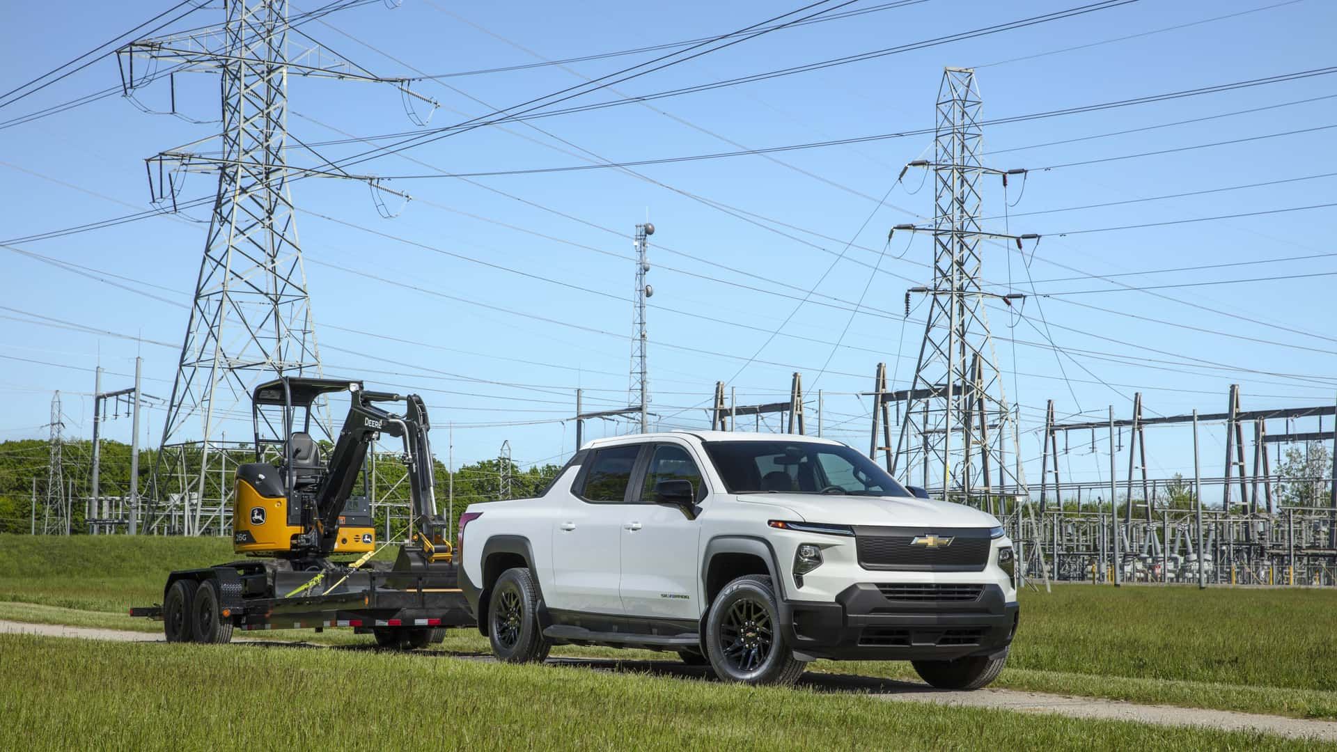 Chevrolet Silverado EV 4WT Range Test: Tows…