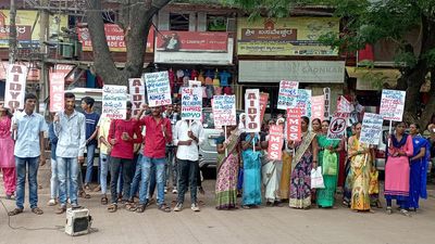 Congress govt. plan to permit more liquor shops contrary to stand on women empowerment: AIMSS, AIDYO members