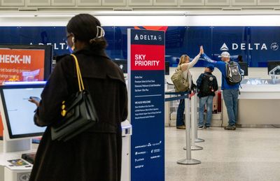 Delta offers passengers $4,000 on overbooked flight to Europe to fly a little bit later