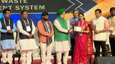 Andhra Pradesh: Kakinada Collector receives second prize of India Smart Cities Award Contest in Indore