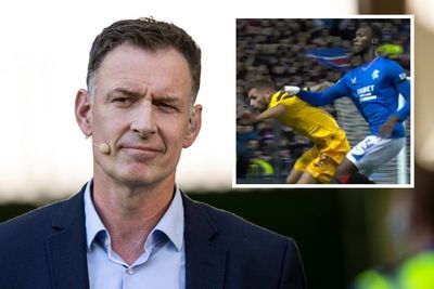 Chris Sutton in thinly-veiled Rangers swipe over controversial Sima goal