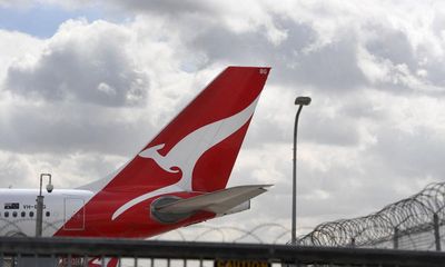 Qantas pilots in Western Australia to strike for 24 hours over pay deal