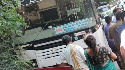 Miraculous escape for Tirumala-bound pilgrims