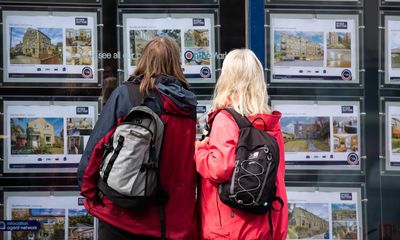 Average five-year fixed mortgage rate in UK falls back below 6%