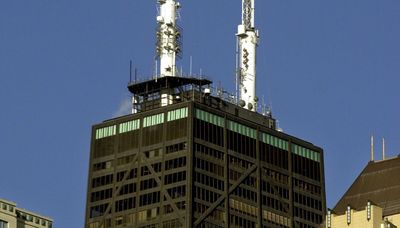 Skyscraper heartbreaker? Romantic Signature Room atop former Hancock Center closes due to ‘severe economic hardship’