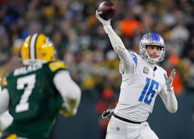 Jared Goff rebounds from interception to throw touchdown pass