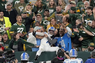 Watch: Amon-Ra St. Brown spins Packers defender into the ground on a TD reception