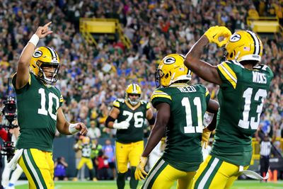 Packers get a gift when officials miss expired clock at the end of third quarter