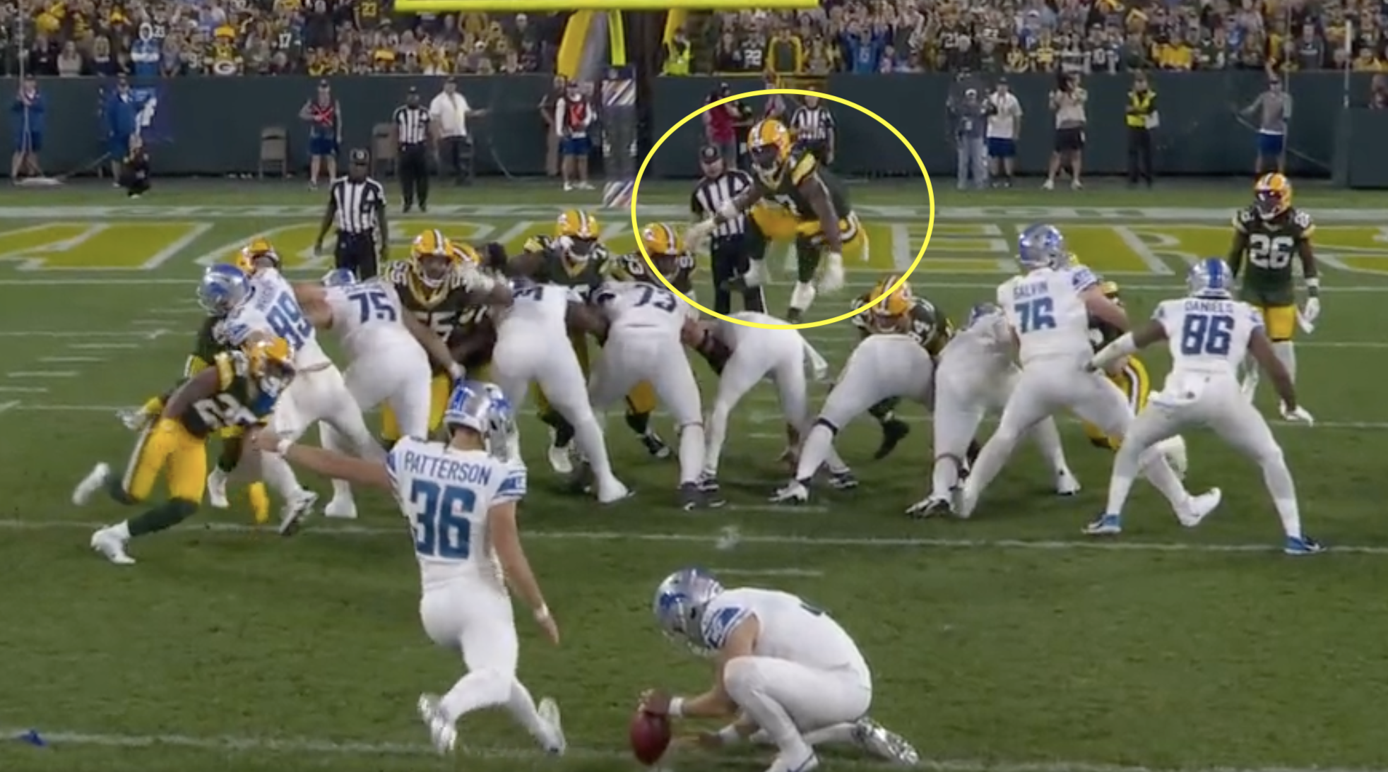 Packers LB Quay Walker ejected after pushing Lions trainer (Video)