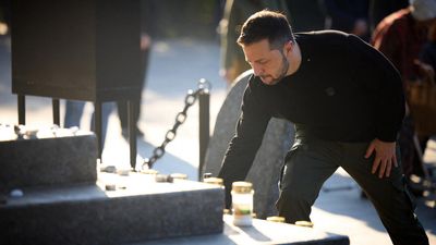 Zelensky visits Babyn Yar site to mark 82nd anniversary of Jewish massacre