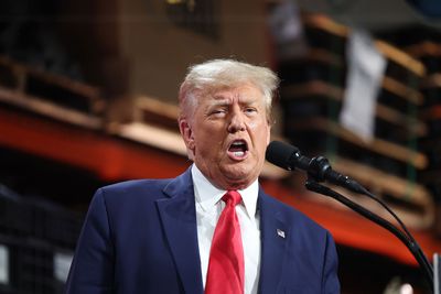Trump plays "victim" — it's not working