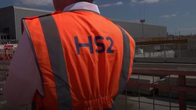 HS2 boss resigns amid speculation of further cuts