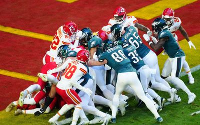 Commanders DC Del Rio thinks Eagles ‘tush push’ should be eliminated