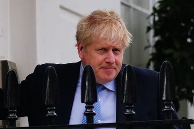 Sunak and Hunt will be ‘out of their minds to cancel HS2’, says Boris Johnson