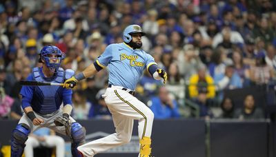 Cubs fall to Brewers 4-3 in 10 innings; down to last breath with two games left