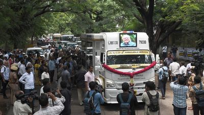 India bids adieu to doyen of farming