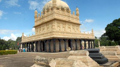 Shooting of dance sequence near Tipu’s tomb sparks row