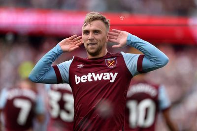 Jarrod Bowen and Tomas Soucek inspire West Ham to victory over sorry Sheffield United