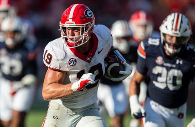 Carson Beck finds Brock Bowers for 40-yard TD, Georgia leads 27-20 over Auburn