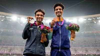 Army men Karthik, Gulveer bring double joy in 10,000m