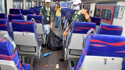 16 coaches of Chennai-Mysuru-Chennai Vande Bharat train cleaned in less than 14 minutes