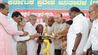 Deve Gowda and HDK defend alliance with BJP, seek party leaders’ support