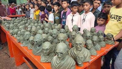 Students make 154 sculptures of Mahatma Gandhi