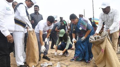 GVMC’s ‘Swachhta Hi Seva’ campaign at RK and Rushikonda beaches evokes good response in Visakhapatnam