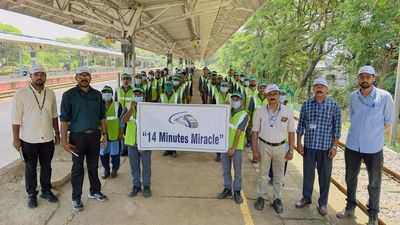 Vande Bharat Express cleaned under ‘14-Minutes Miracle’ in Kasaragod