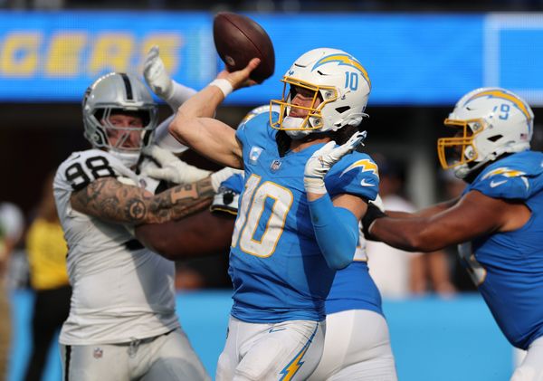 Raiders winners and losers in 24-17 defeat vs. Chargers