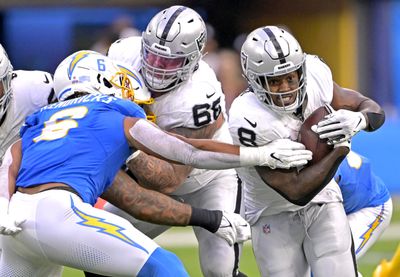 Raiders winners and losers in 24-17 defeat vs. Chargers