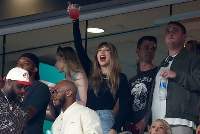 Taylor Swift cheers on rumoured boyfriend Travis Kelce at second NFL game in a week