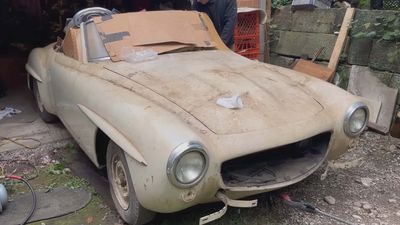 Watch Mercedes 190 SL Get First Wash After Sitting Abandoned For Six Decades