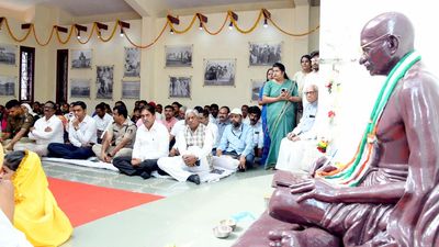 Birth anniversaries of Gandhi, Shastri celebrated in Belagavi