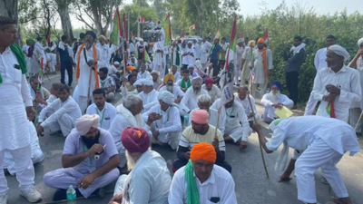 Farmers stopped from marching to Chandigarh, NH-7 traffic hit
