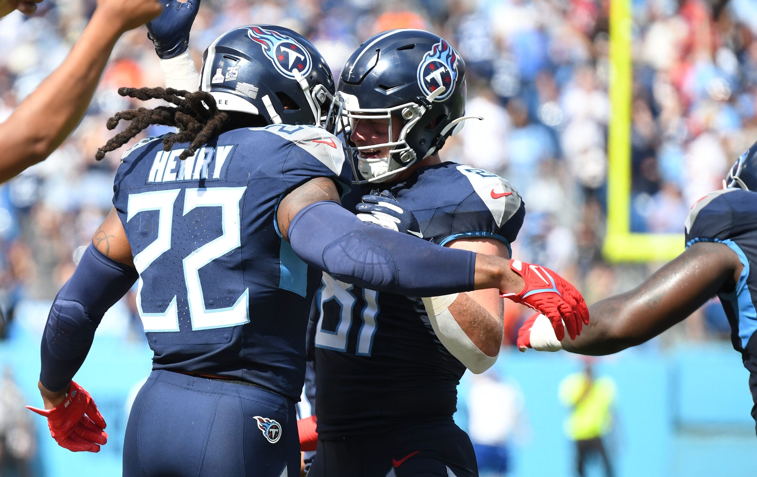 Titans Elevating OL Justin Murray & DL Jaleel Johnson