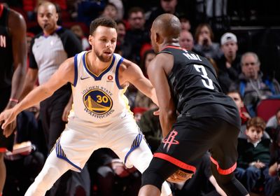 Chris Paul makes first appearance in a Warriors jersey