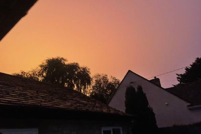 Fire breaks out at Oxfordshire processing facility after lightning strike