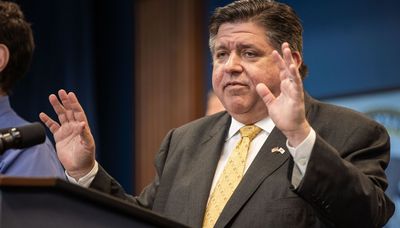 Pritzker presses Biden for more help as migrant buses double: ‘Illinois stands mostly unsupported against this enormous strain’