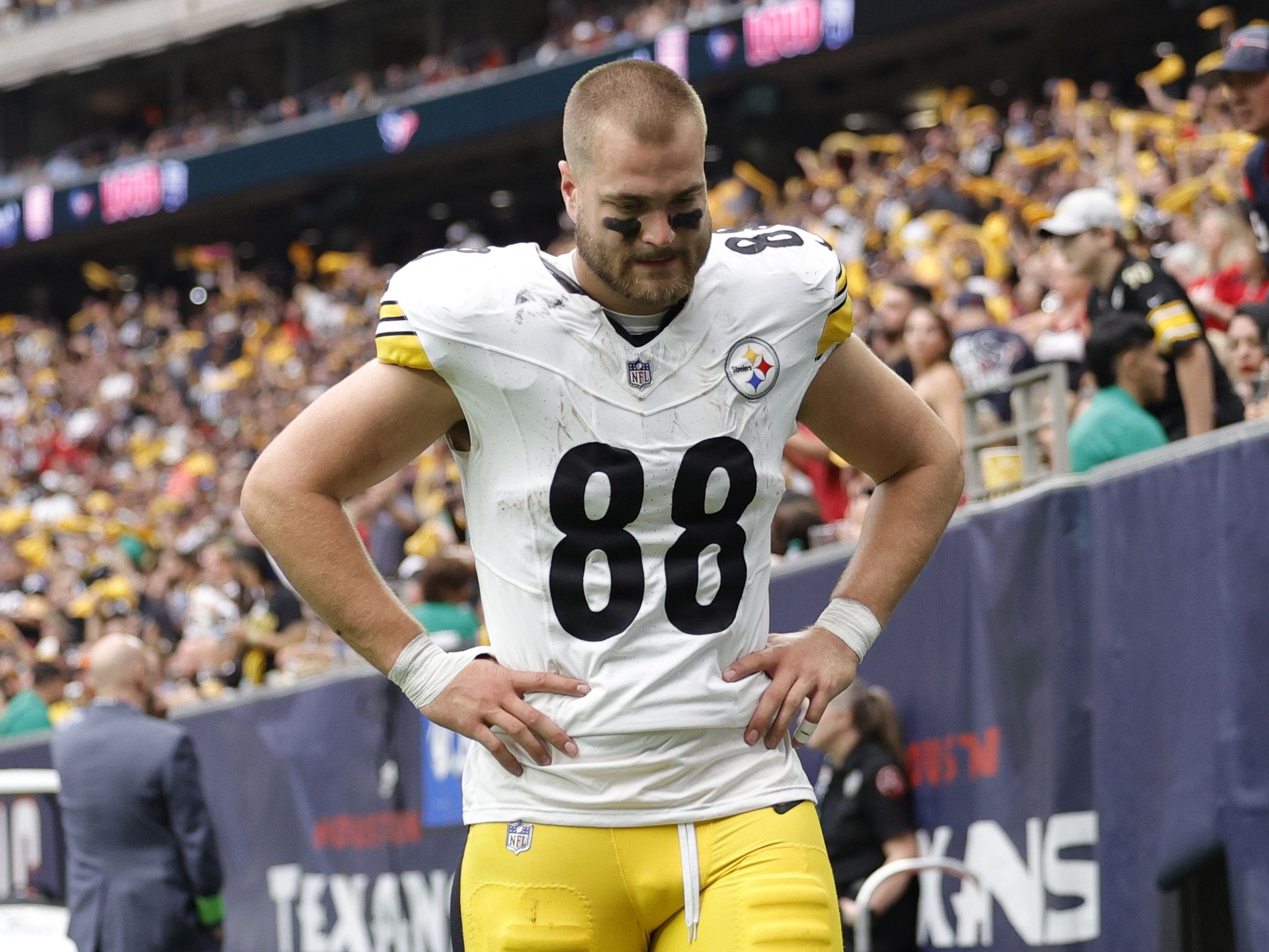 Steelers TE Pat Freiermuth Facing Multi-Week Absence