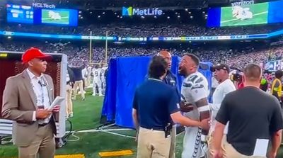 Seahawks’ Jamal Adams Held Back From Doctor on Sidelines After Suffering Injury