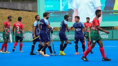 India power into hockey semis