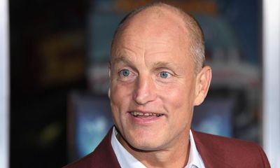Woody Harrelson returns to London stage in ‘riotous’ Ulster American