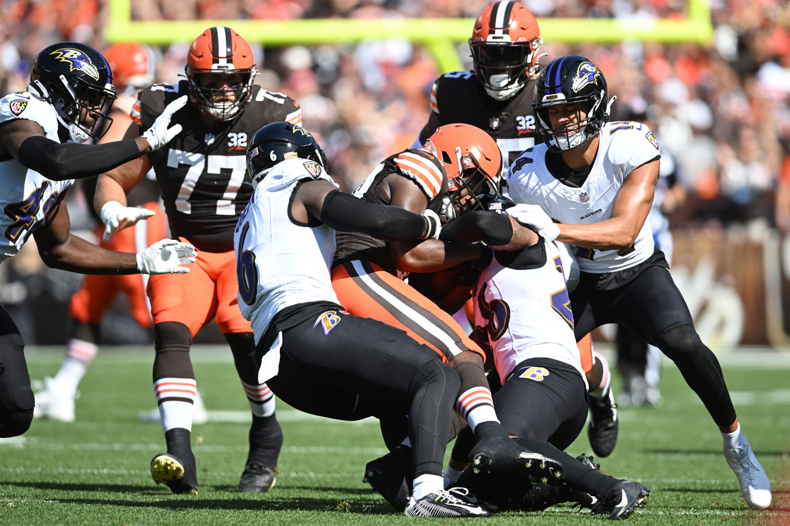 Lamar Jackson has 4 TDs as Ravens roll to 28-3 win over Browns, rookie QB  Dorian Thompson-Robinson - Washington Times