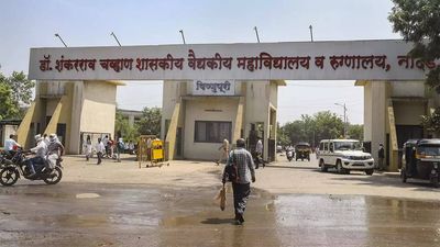 Maharashtra hospital deaths: Shiv Sena MP makes dean of Nanded facility clean toilet and urinals