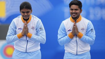 Hangzhou Asian Games | Deotale-Jyothi pair wins compound mixed team gold