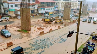 Mangaluru | Woes of Kalladka residents continue as flyover work on NH 75 leaves little space for rainwater drainage